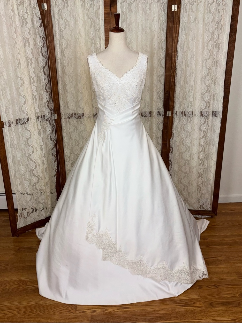 Gorgeous Vintage 90s Private Label by G White Satin Wedding Gown